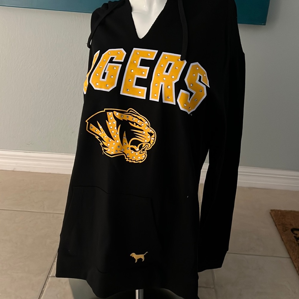 PINK Victoria’s Secret Collegiate Collection